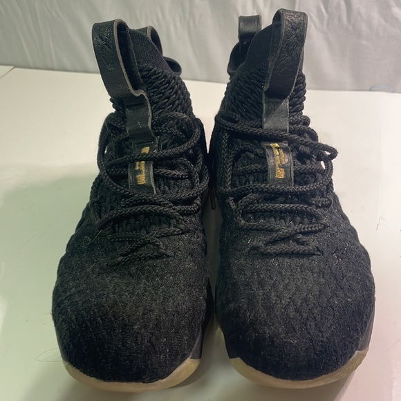 Nike LeBron 15 - Picture 2 of 7